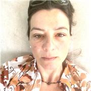 Impartisco lezioni per aiuto lettura o svolgimento di testi / temi